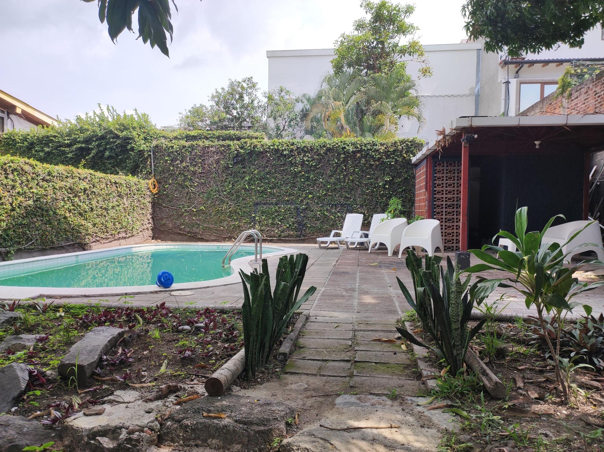 Vista Piscina Kartagus B&B