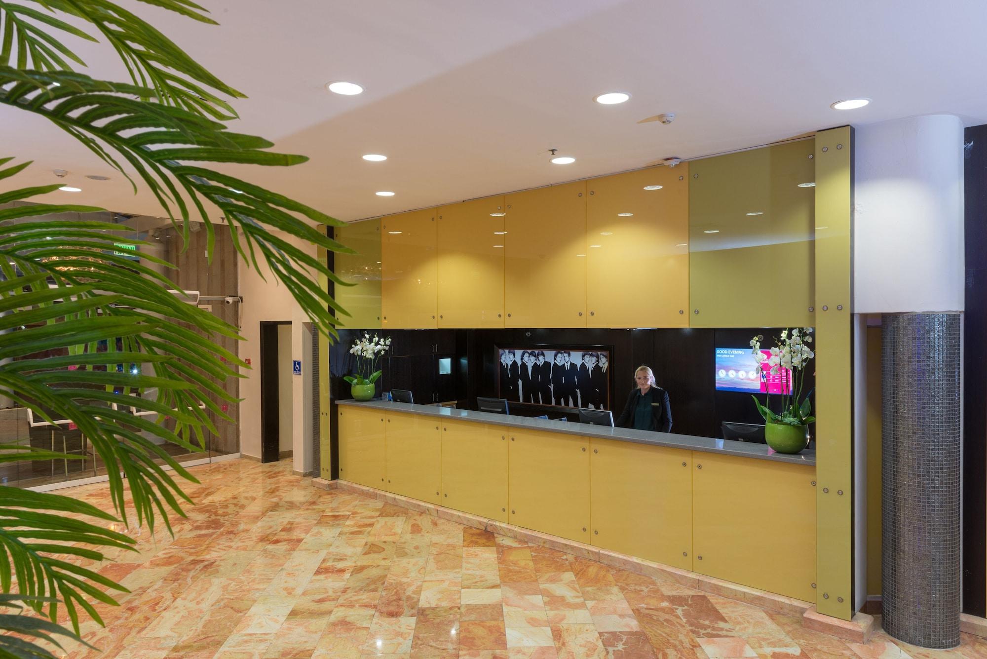 Vista Lobby Leonardo Privilege Hotel Eilat