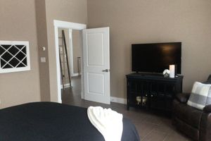 Alojamiento - Big Sky Lodge Sunset Suite. Luxury Lodging on Long Lake Saint David Maine