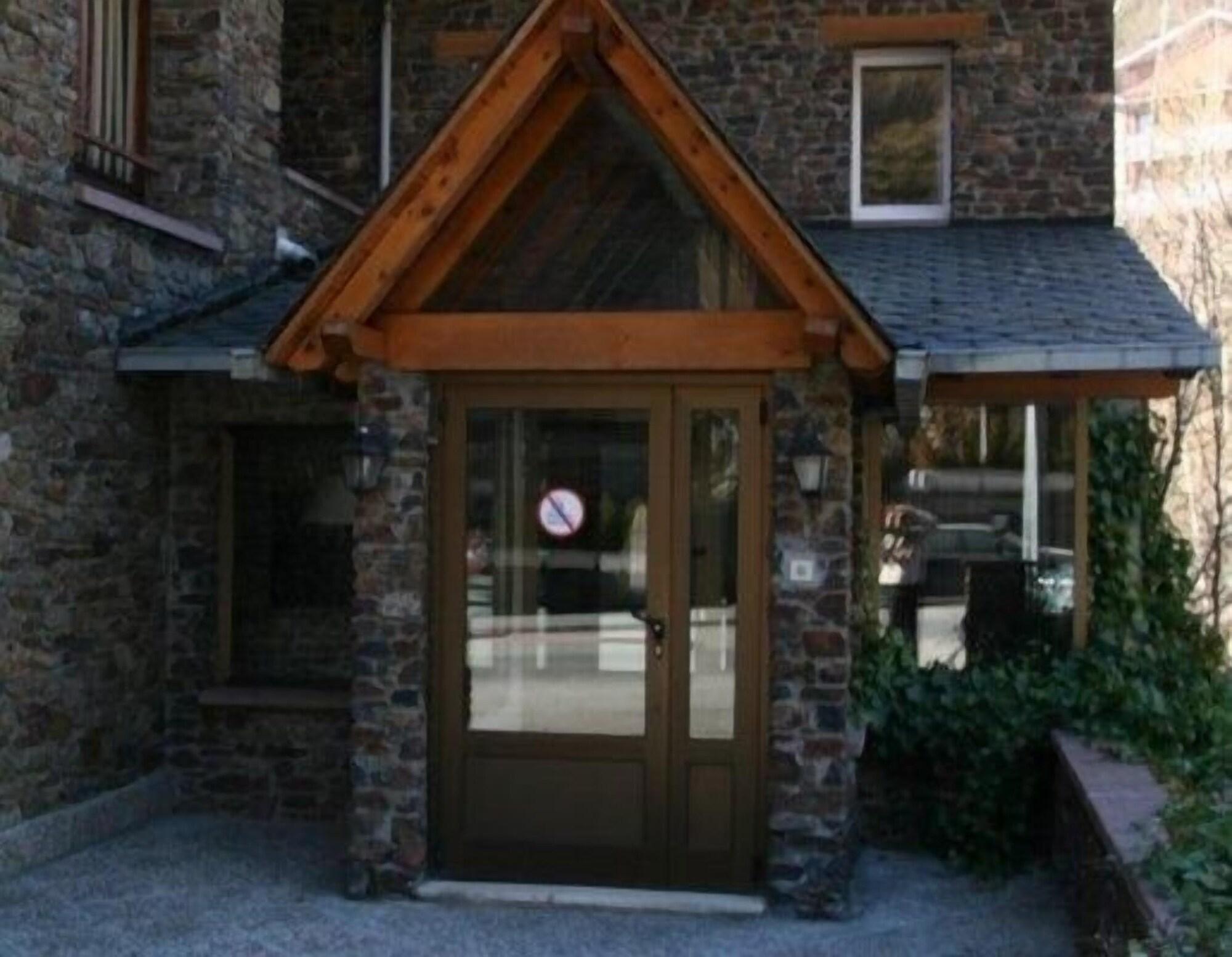 Vista Exterior Residencia Daina