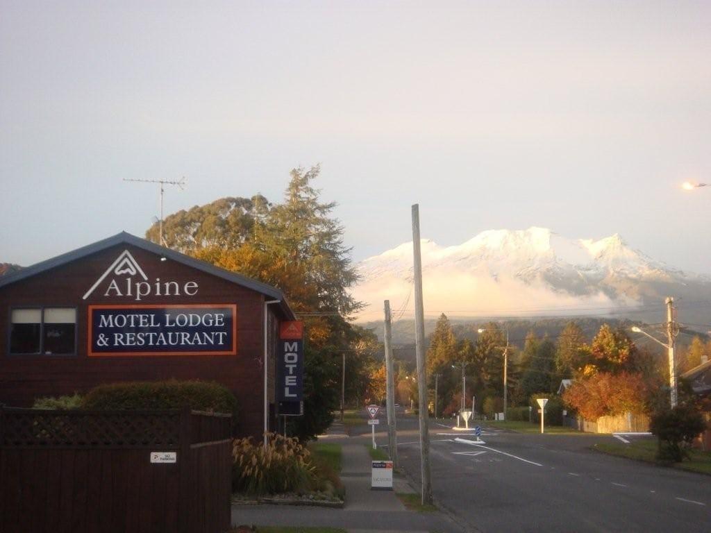 Varios Alpine Motel