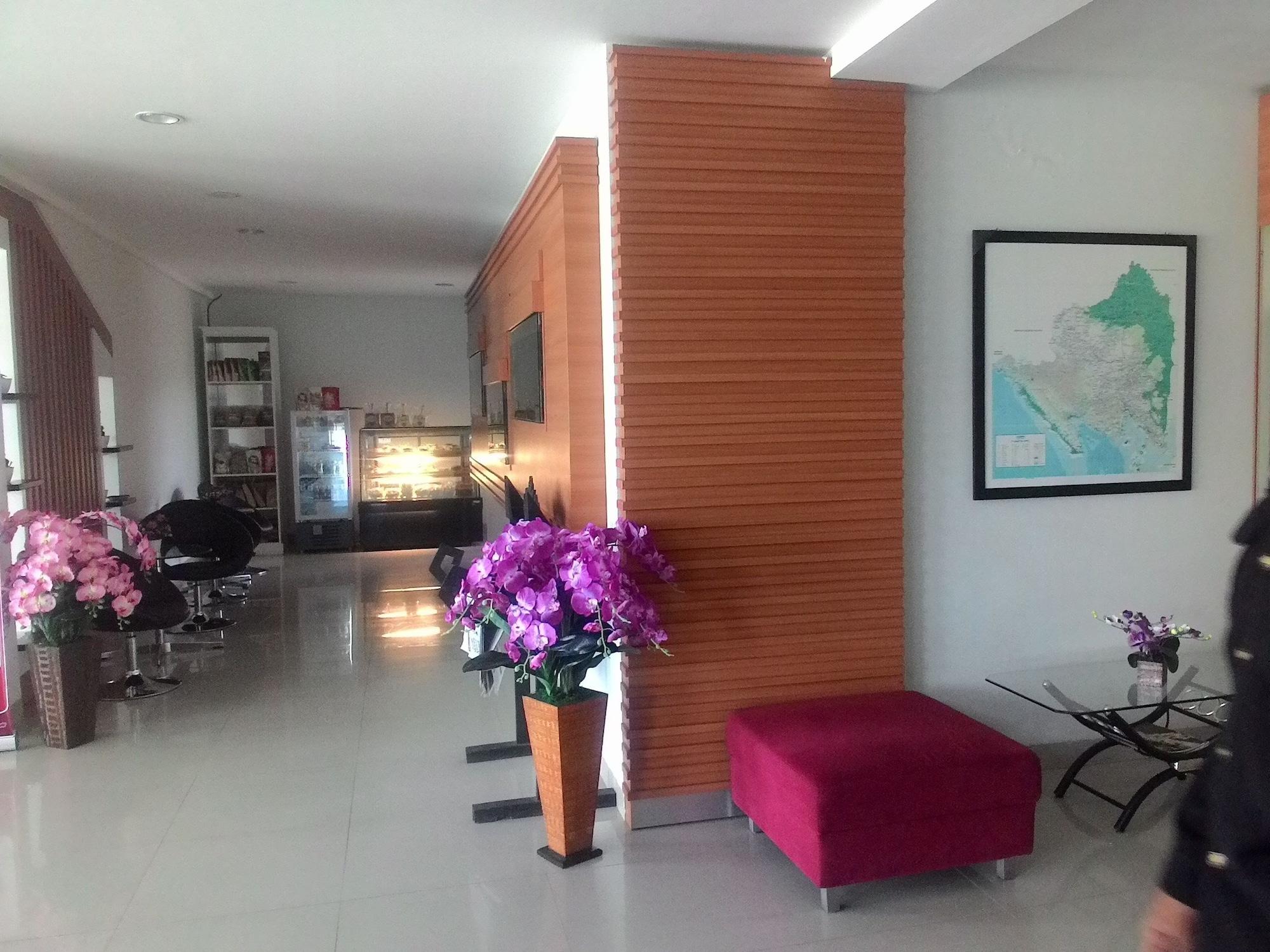 Vista Lobby Hotel Bandara Syariah