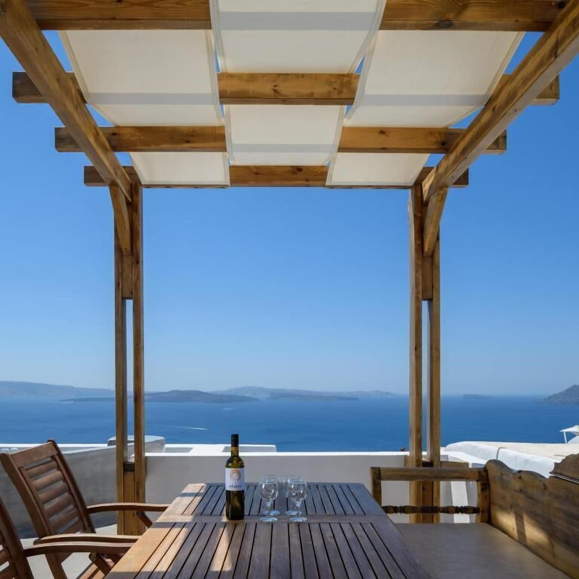 Varios Ianthe Apartments and Villa