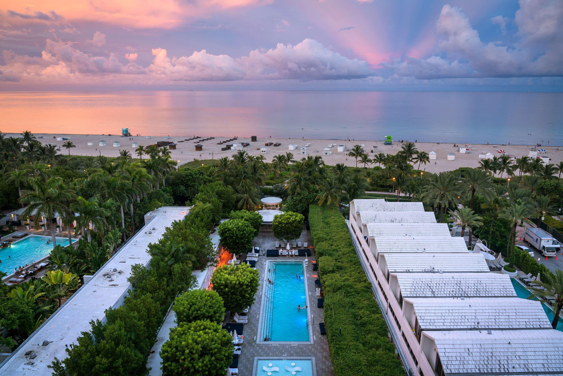 Vista Piscina Nautilus Sonesta Miami Beach