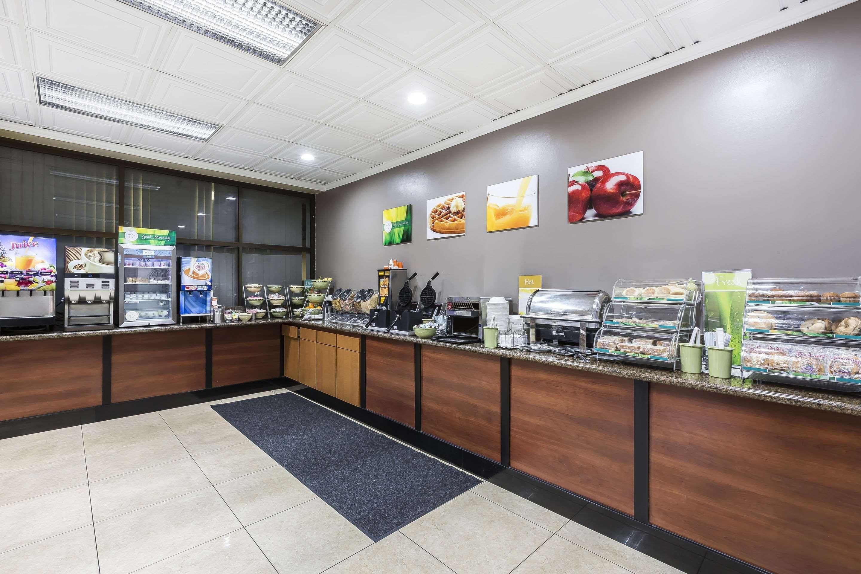 Restaurant Quality Inn & Suites Los Angeles Airport - LAX