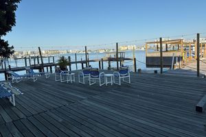 Alojamiento - Barefoot Bay Resort & Marina