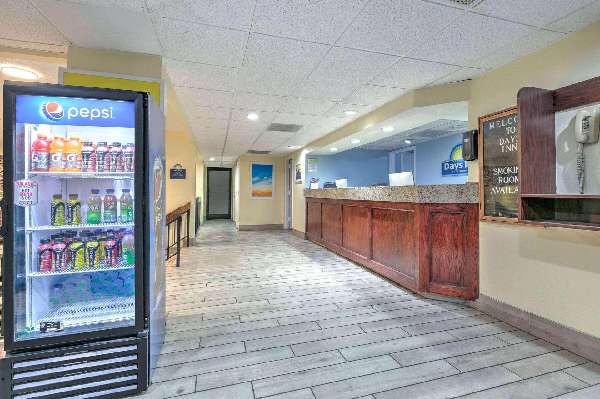 Vista Lobby Days Inn by Wyndham Greenville MS