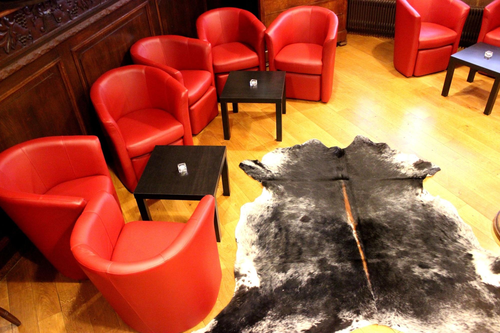 Bar/Salón Hôtel La Maison Rouge