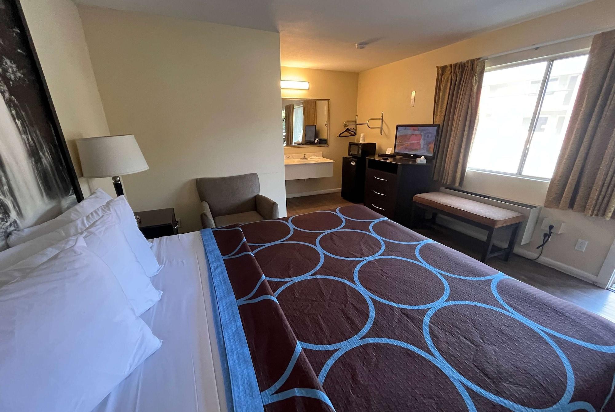 Habitación Super 8 by Wyndham Red Bluff