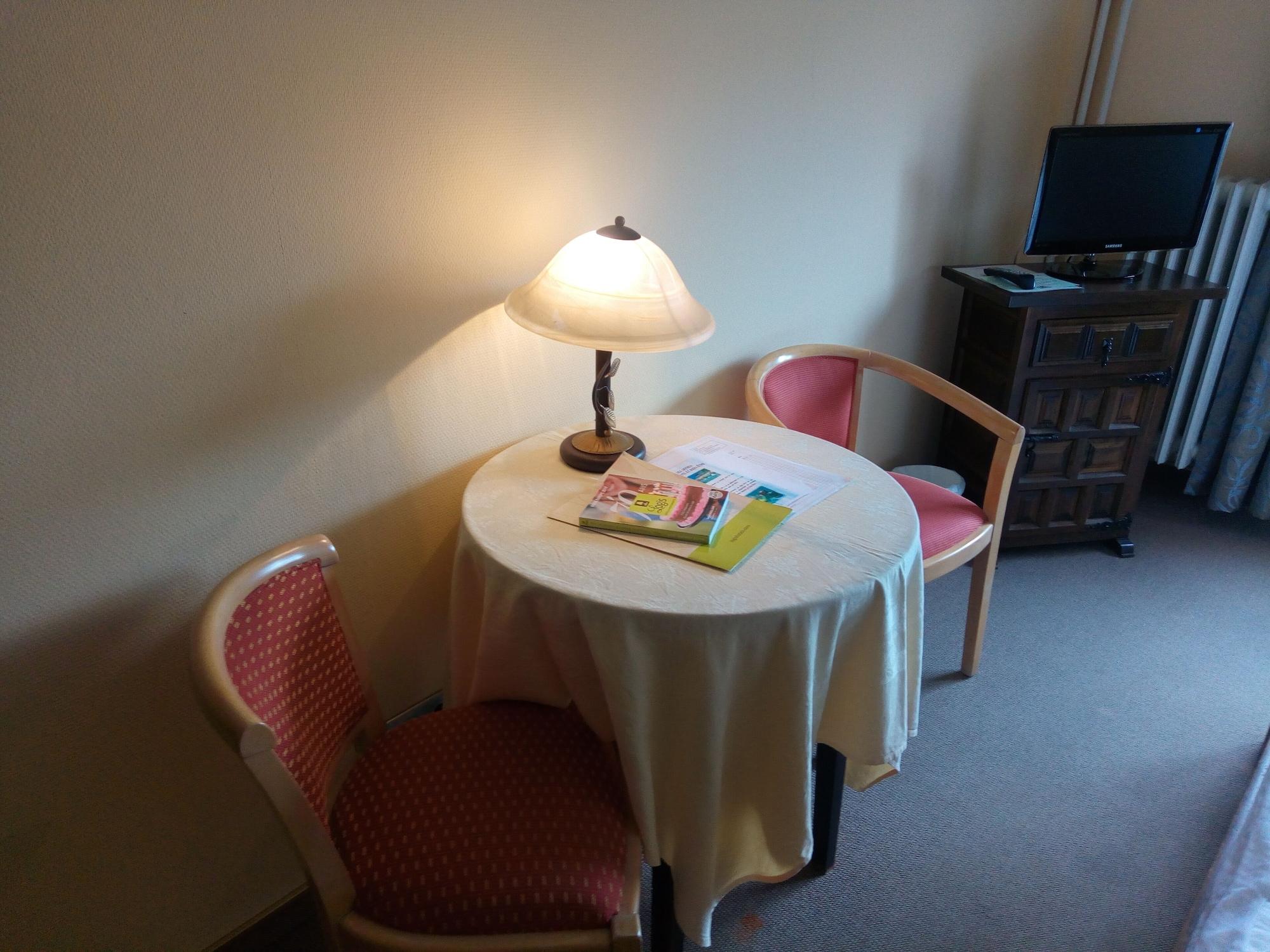 Set de Habitación Hotel Restaurant Le Bristol
