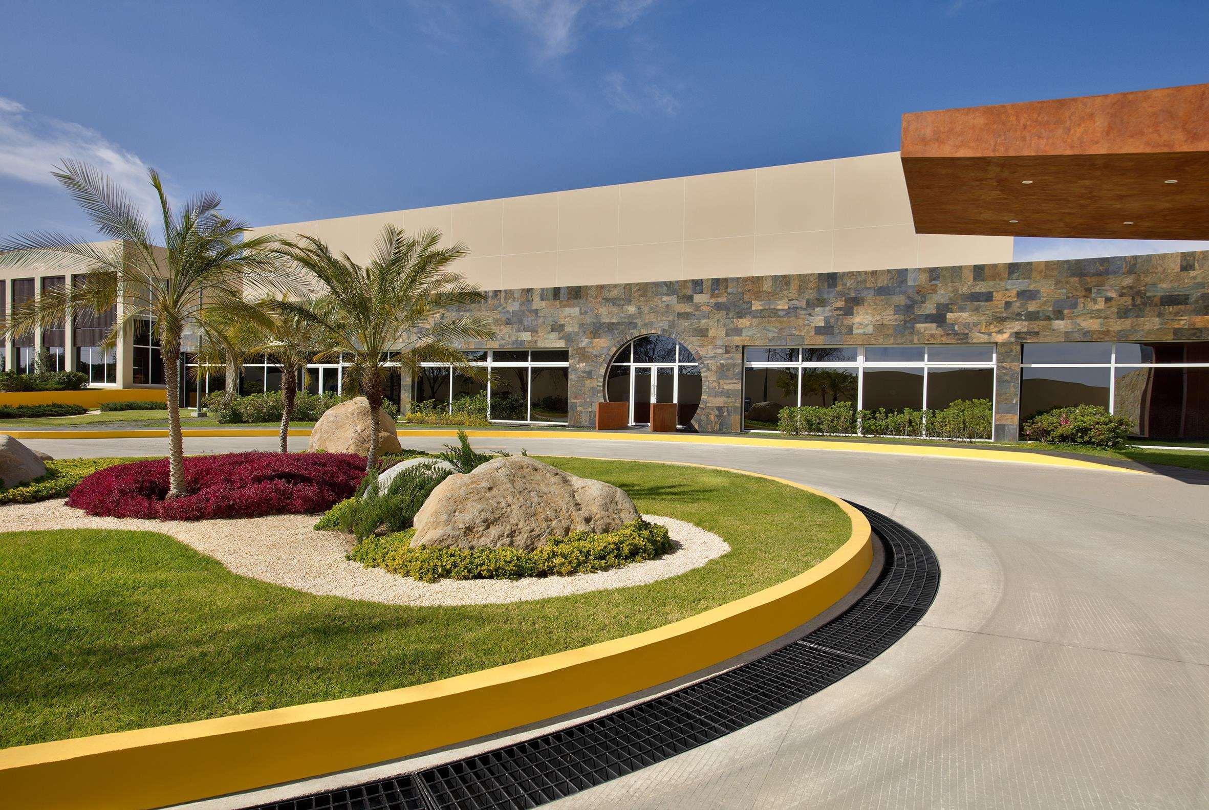 Vista Exterior Galeria Plaza Irapuato