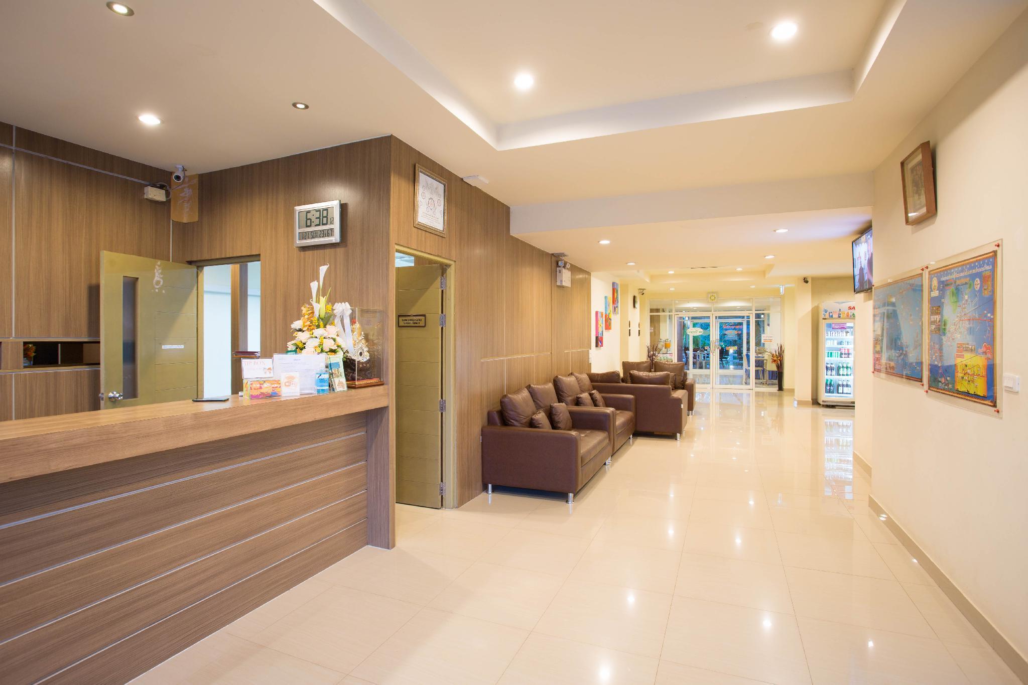 Vista Lobby Tharakiree Place Hotel