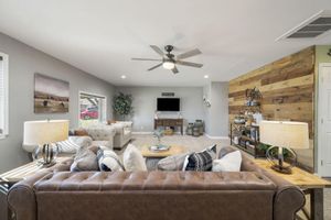 Alquiler Vacacional - Modern Country Gem/Huge Yard/Coffee Bar/King Bed