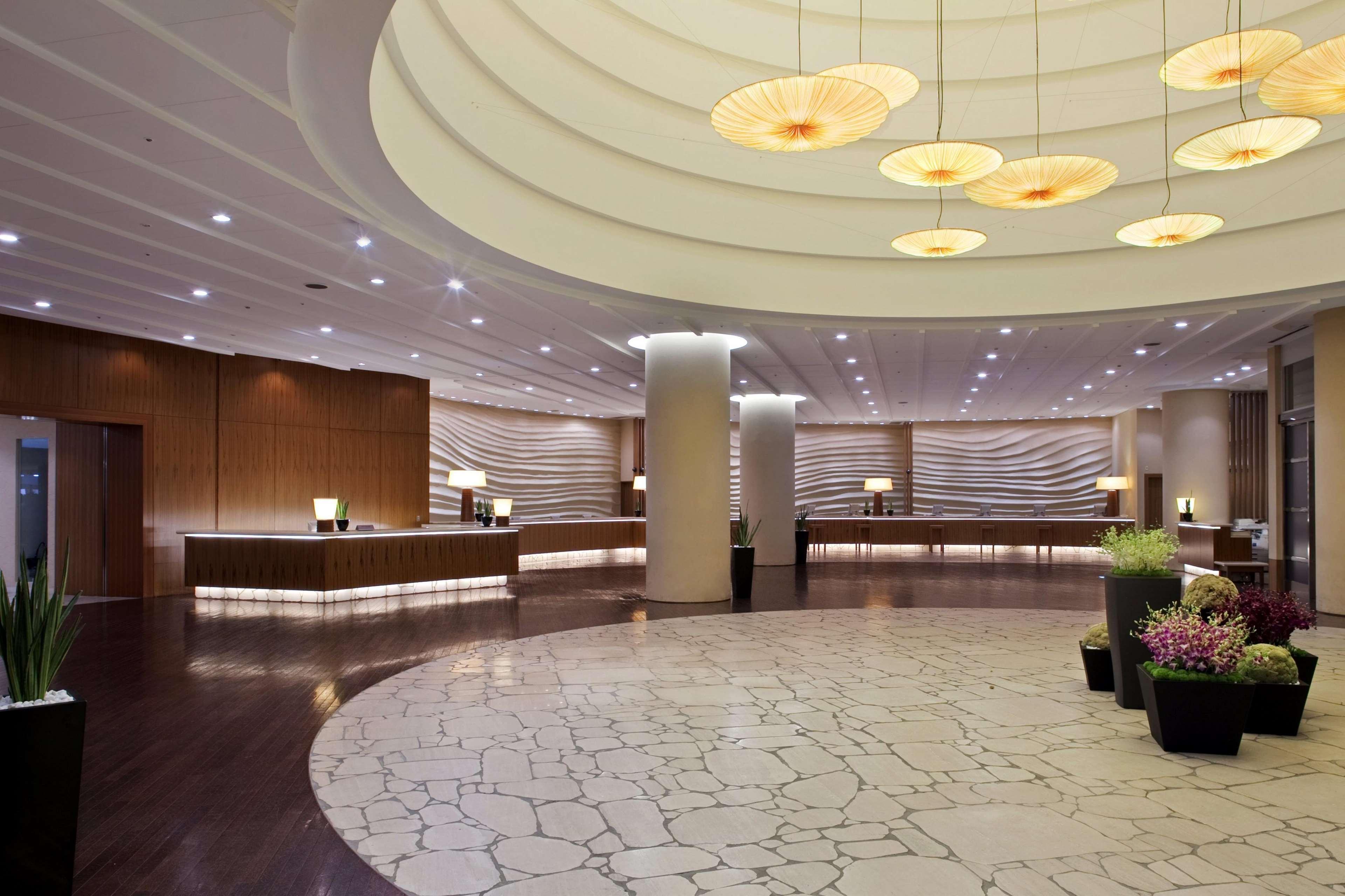 Vista Lobby Hilton Fukuoka Sea Hawk