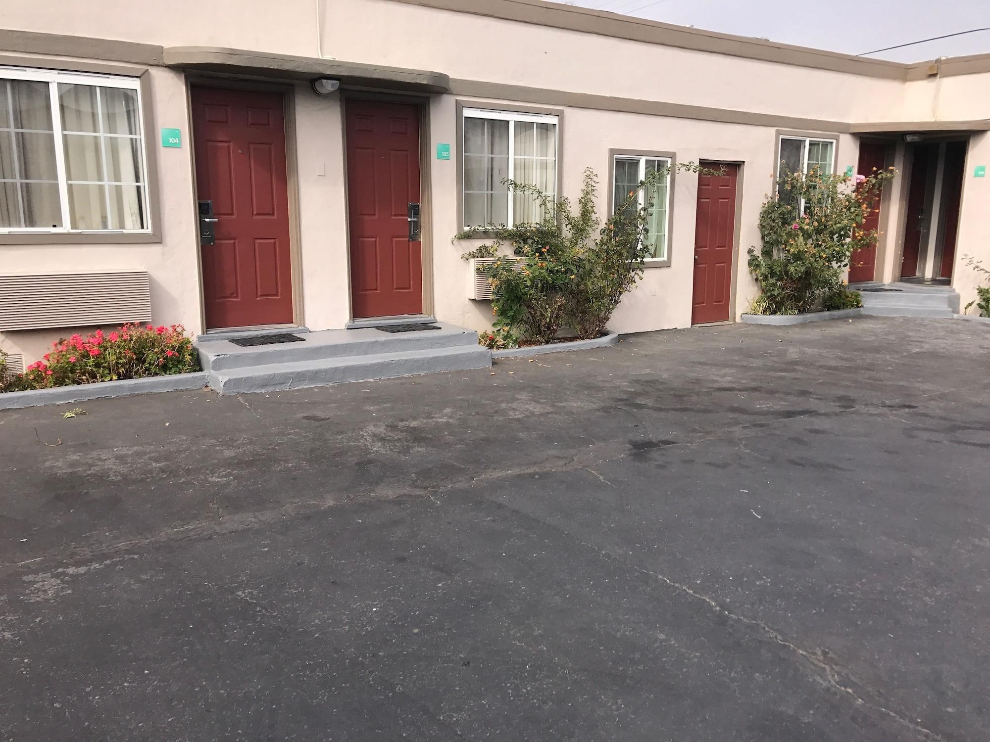 Vista Exterior Geneva Motel Daly City