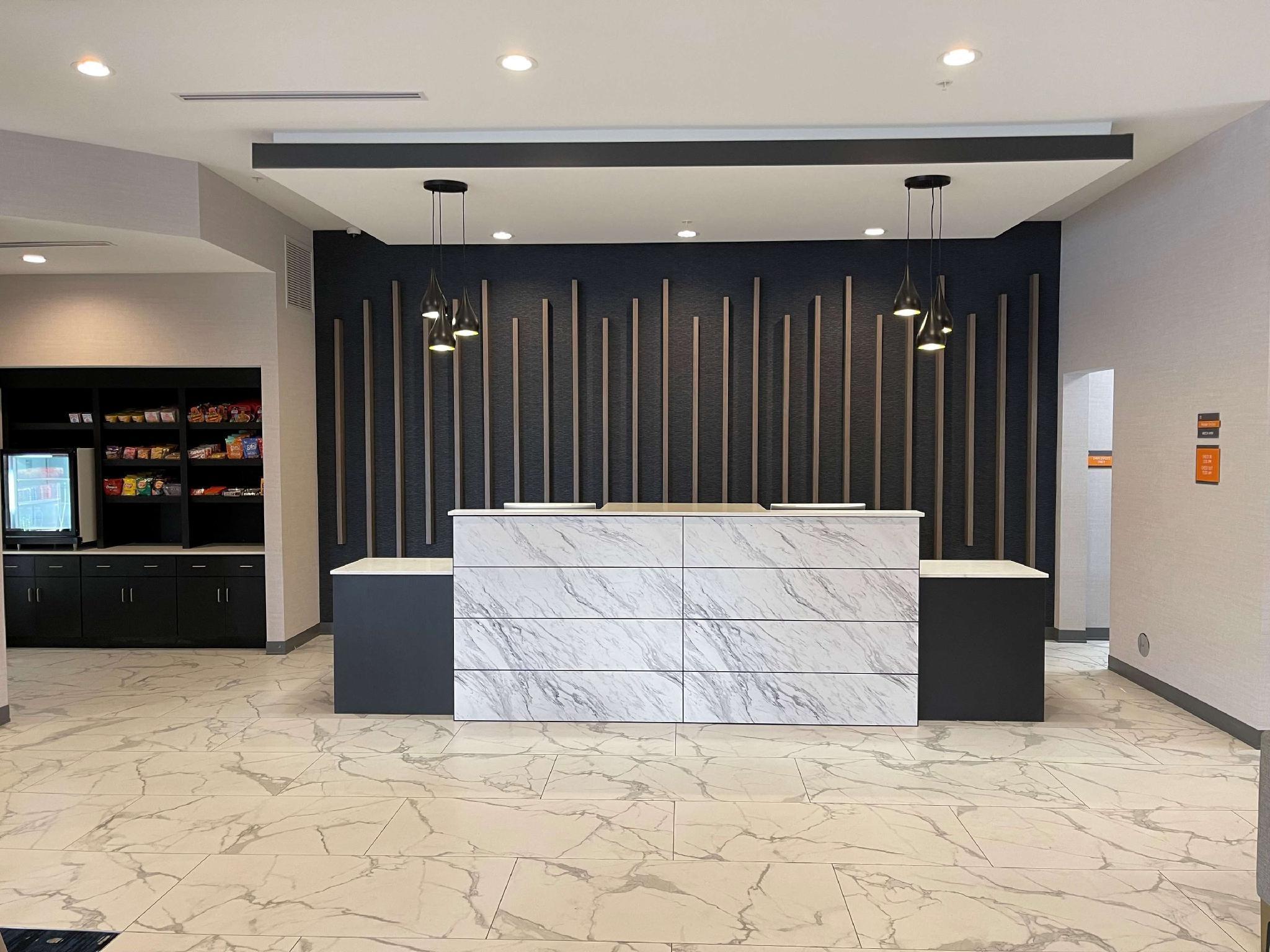 Vista Lobby La Quinta Inn & Suites South Bend near Notre Dame