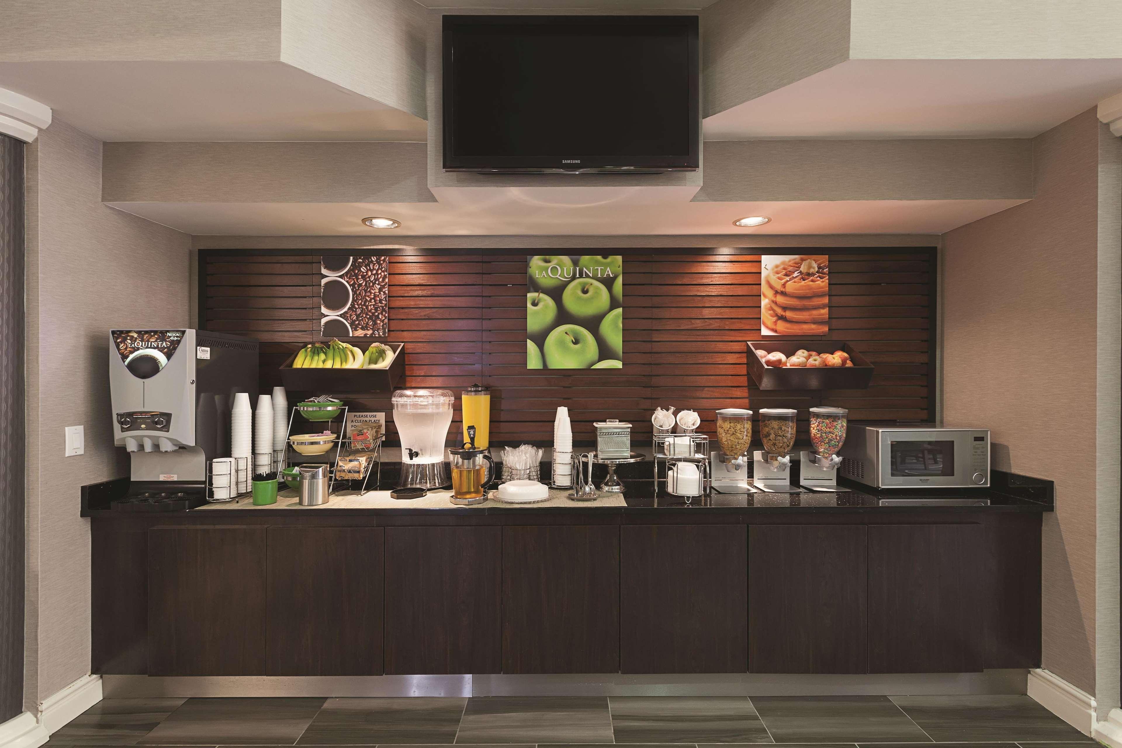 Restaurant La Quinta Inn & Suites Raleigh - Durham Airport