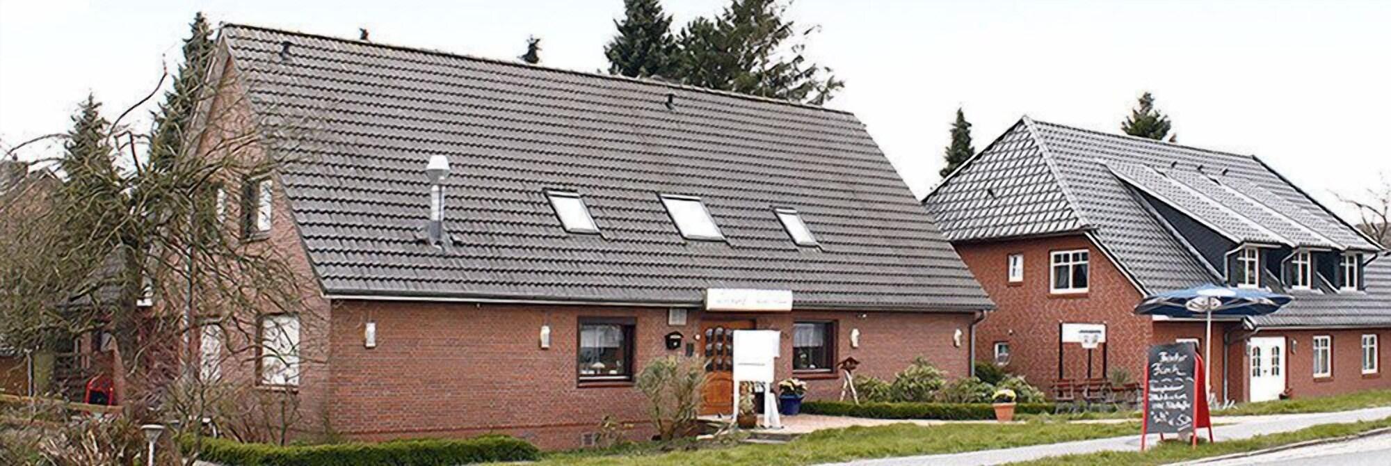 Varios Hotel vom Land zum Meer