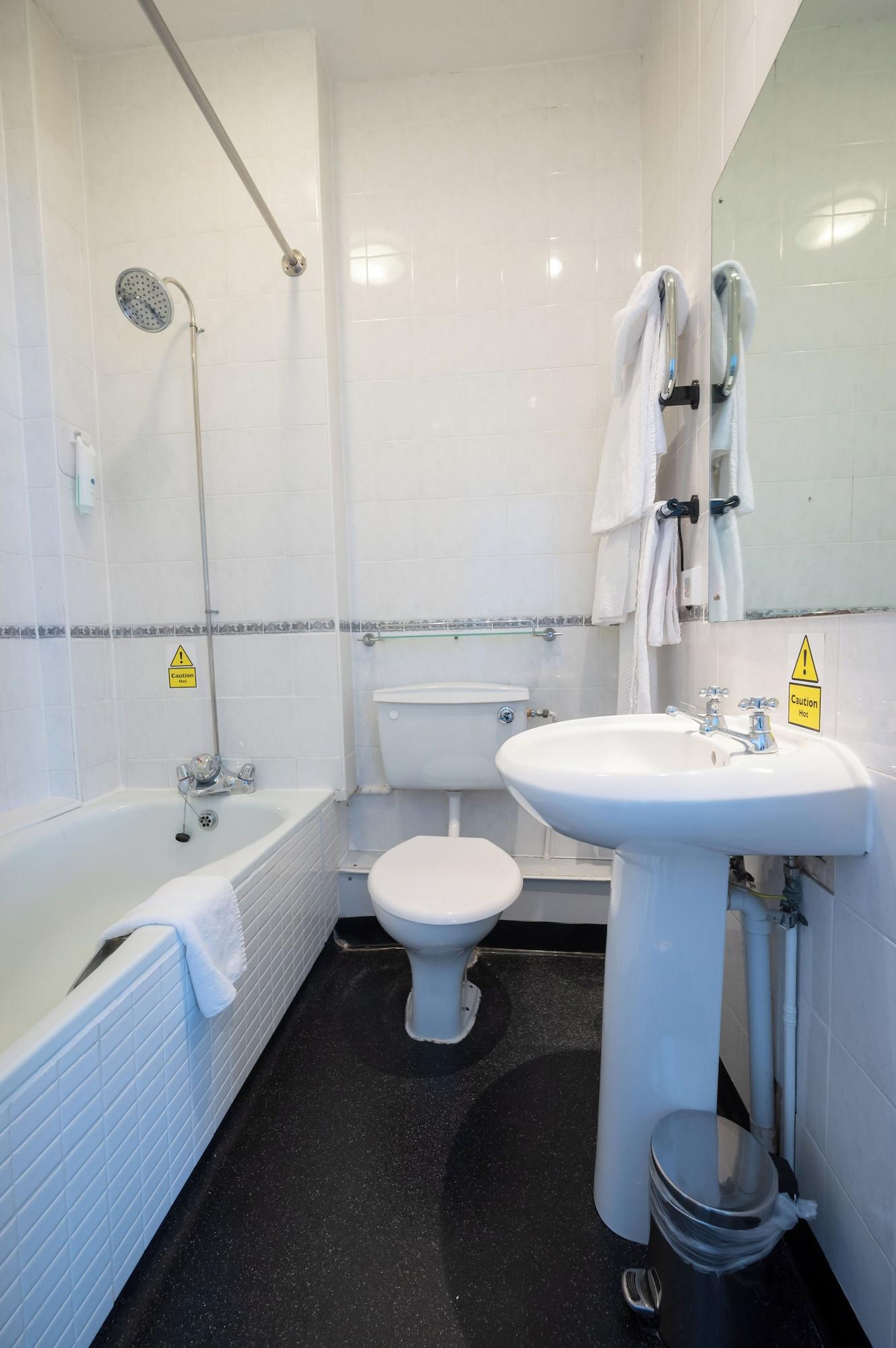 Equipamiento de Habitación Rising Sun Hotel by Greene King Inns