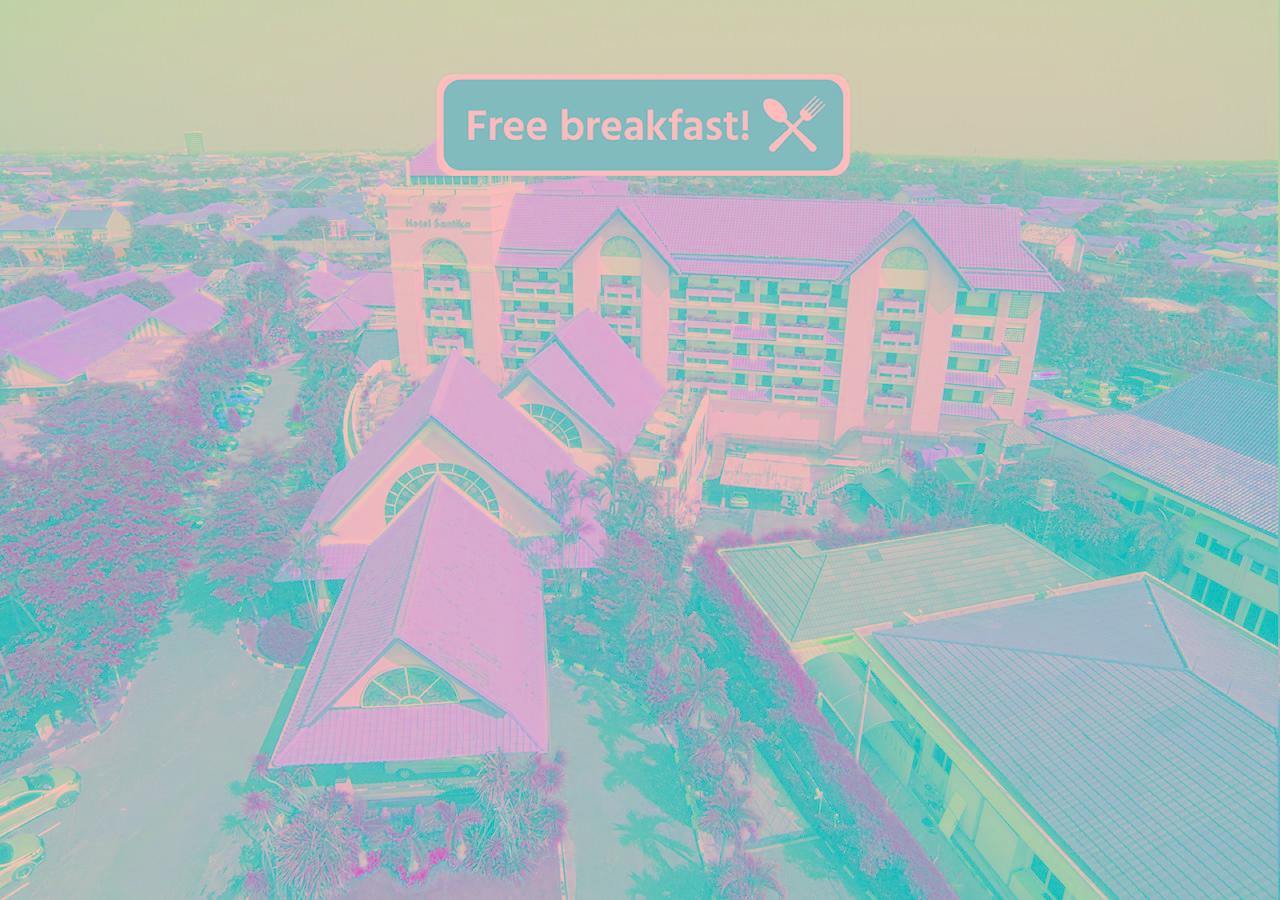 Vista Exterior Hotel Santika Cirebon