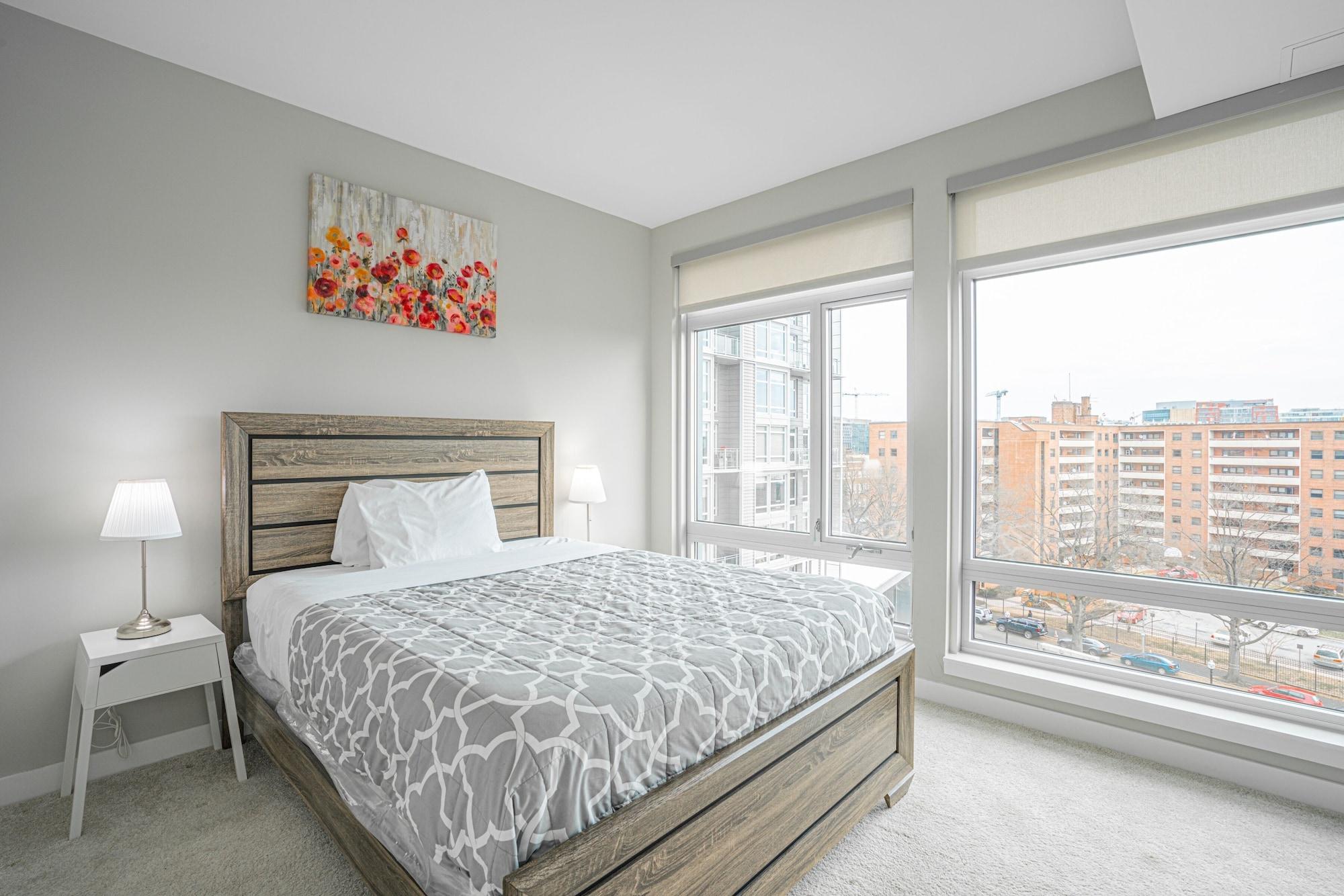 Guest room Waterfront Two Bedroom Apartment in a Brand new Building 2 Apts by Redawning