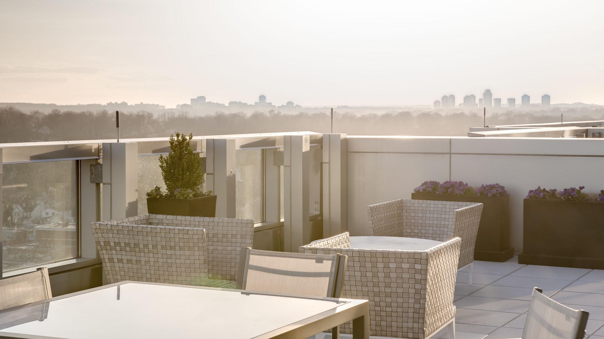 Vista Exterior Arlington Fully Furnished Apartments