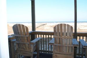 Alquiler Vacacional - OCEANFRONT! BOARDWALK TO THE BEACH. COMPLIMENTARY AMENITIES! GUEST FAVORITE!