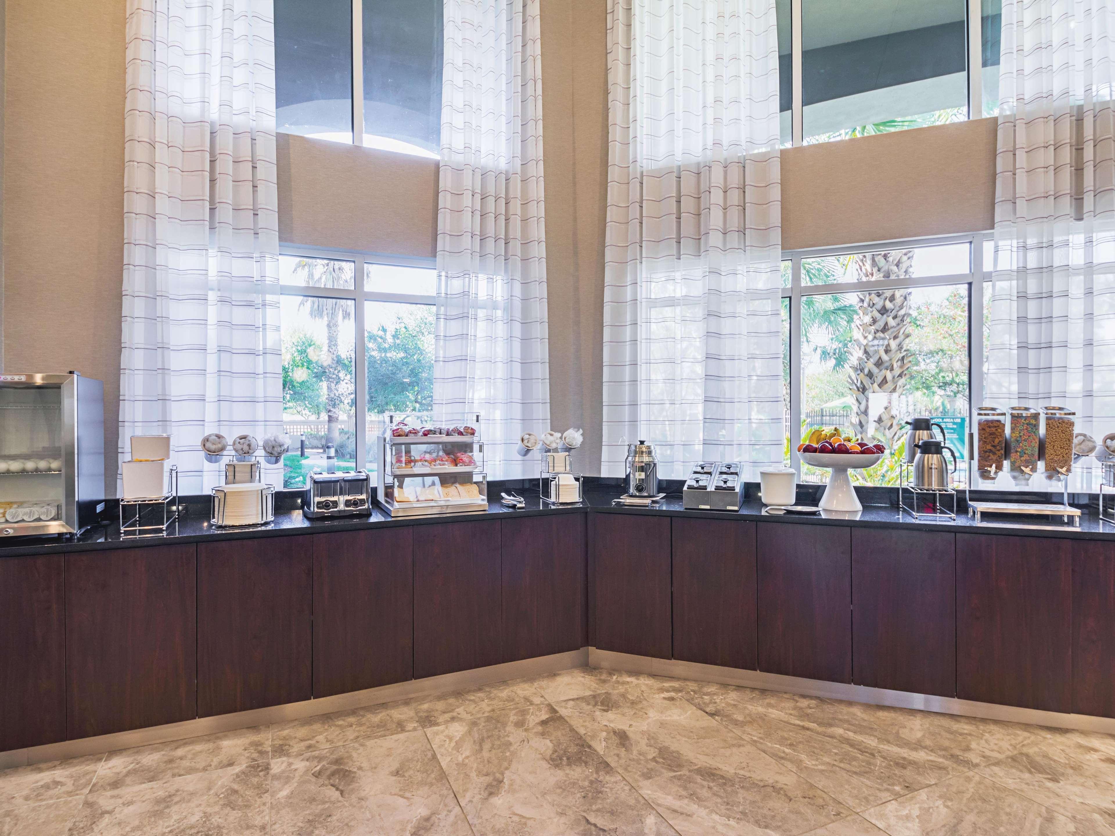Restaurant La Quinta Inn & Suites Austin Airport
