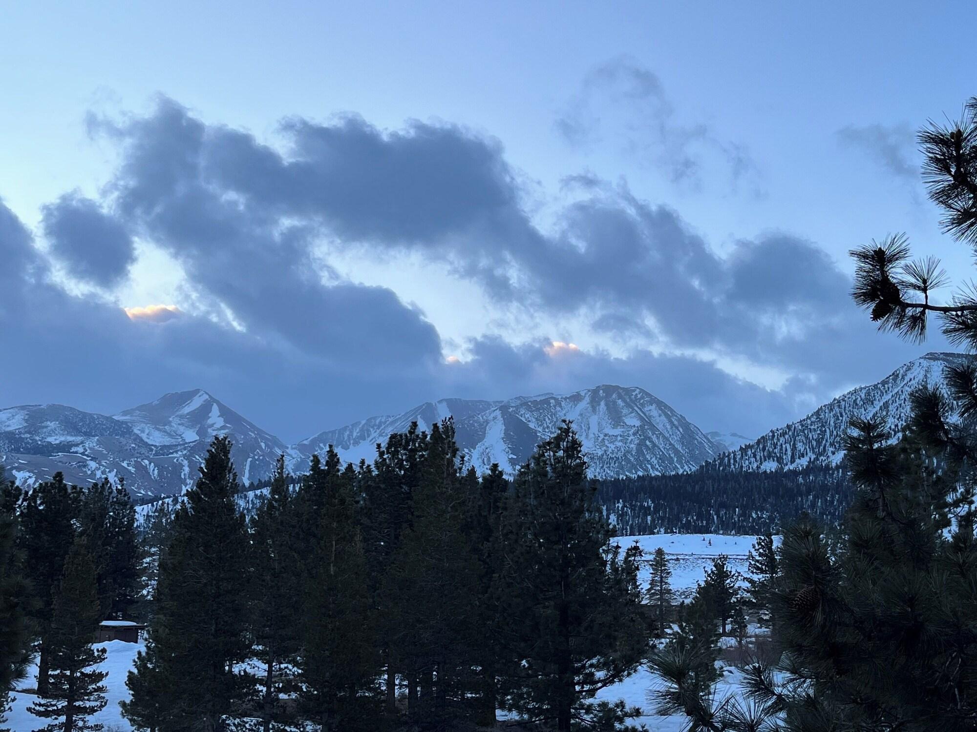 Varios The Mammoth Creek Inn