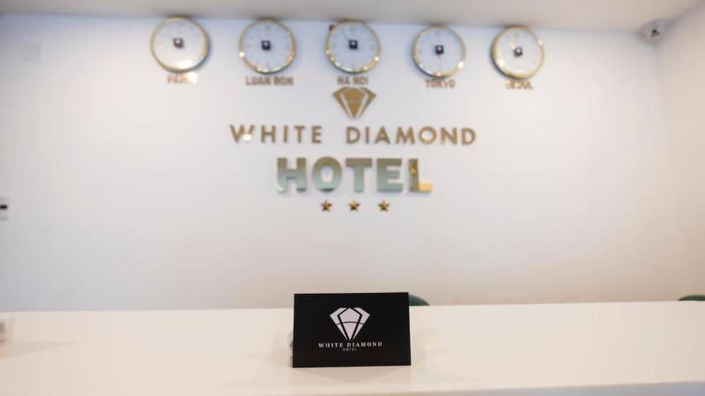 Vista Lobby White Diamond Hotel