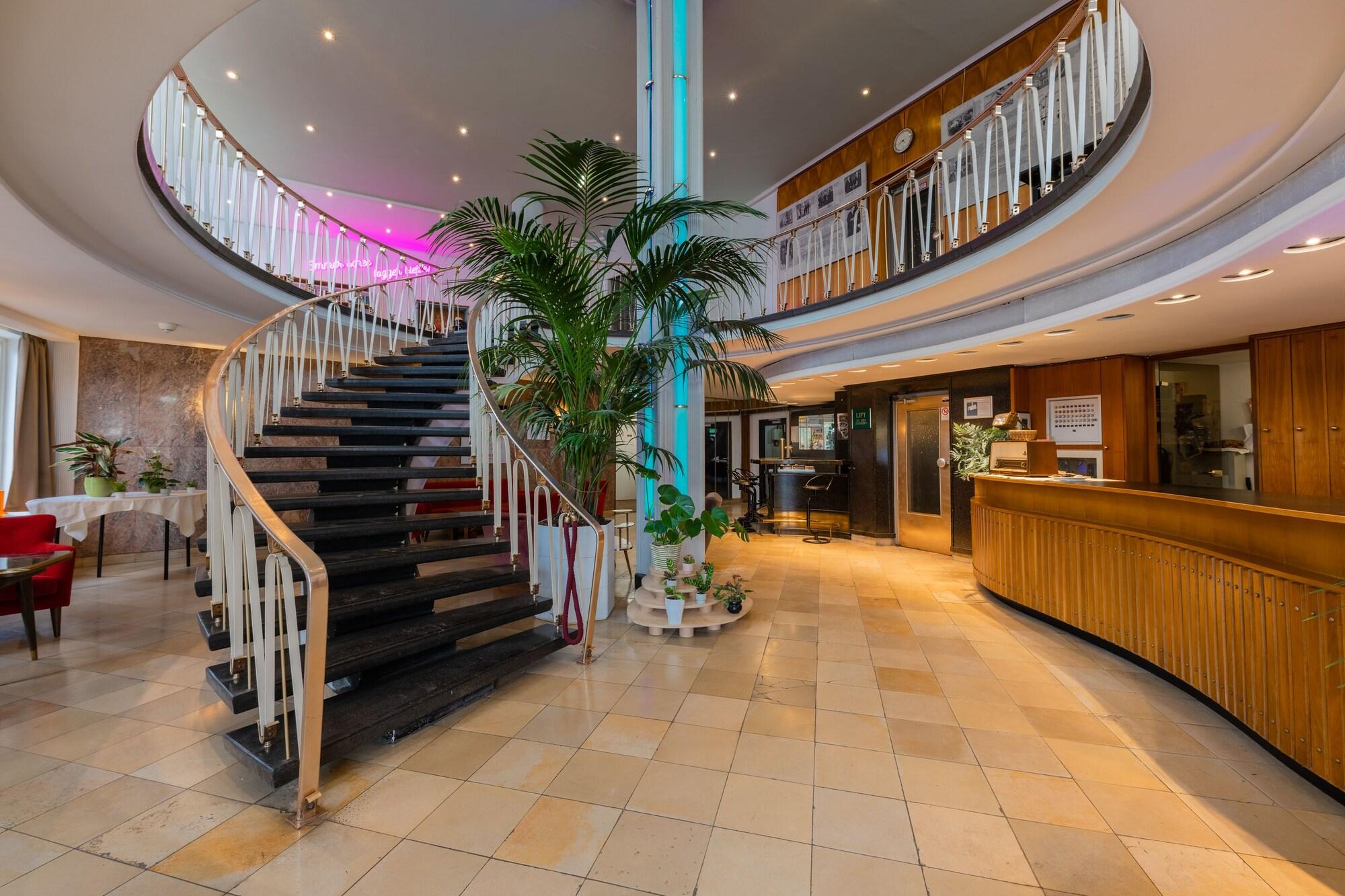 Varios Hessenland Hotel by Stay Awesome