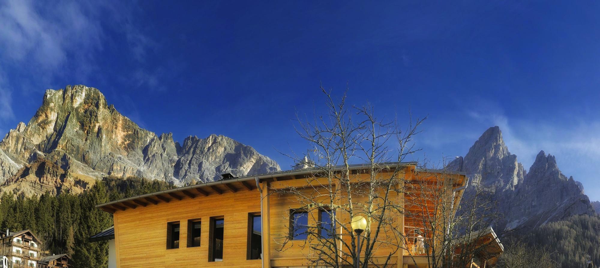 Vista Exterior Hotel Paladin