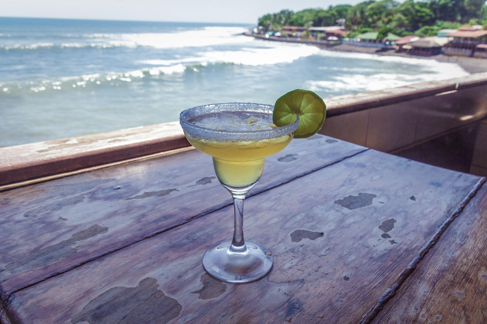 Bar/Salón Ast Surf Hotel