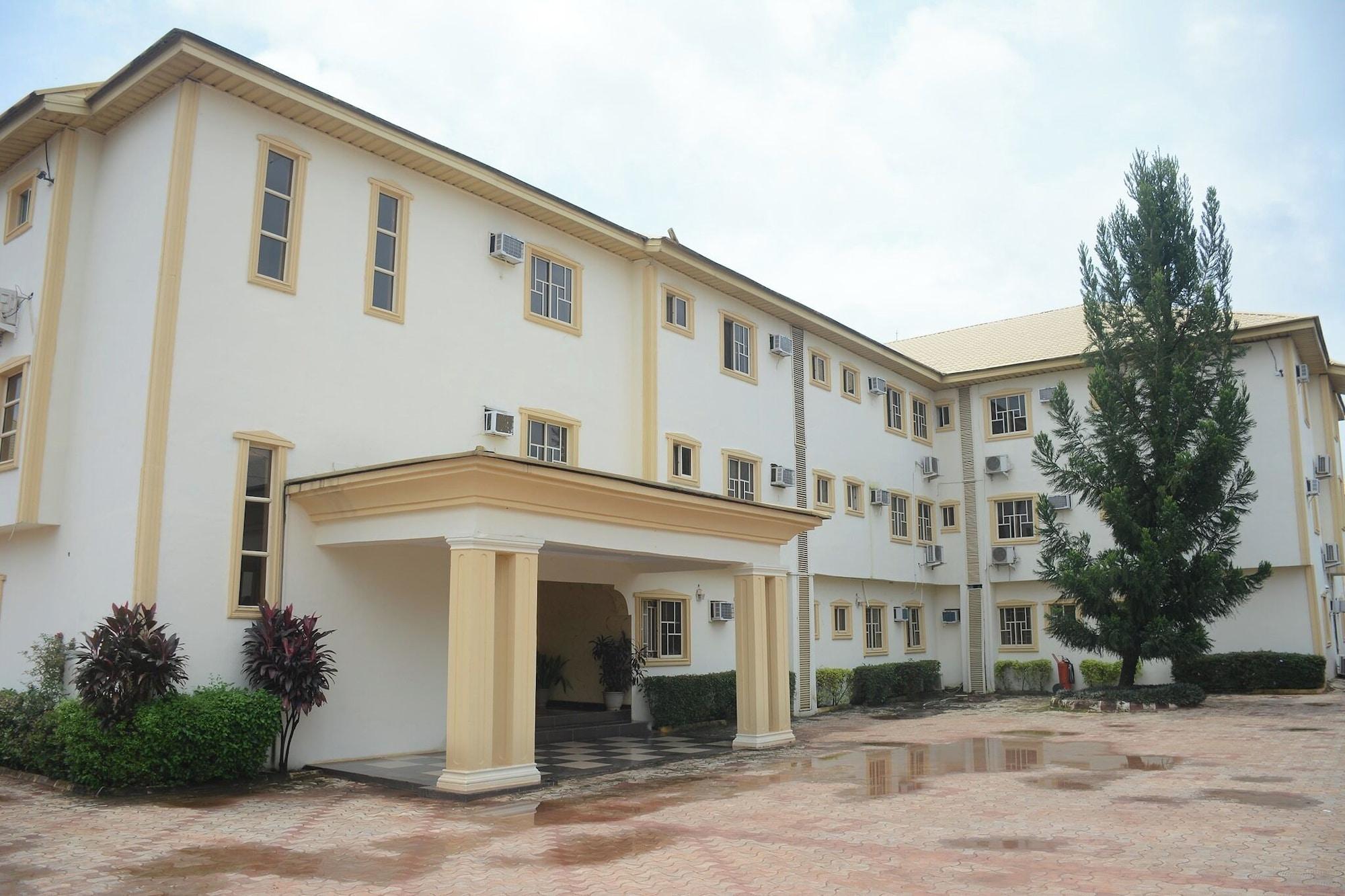 Vista Exterior Kim Royal Hotel and Suites