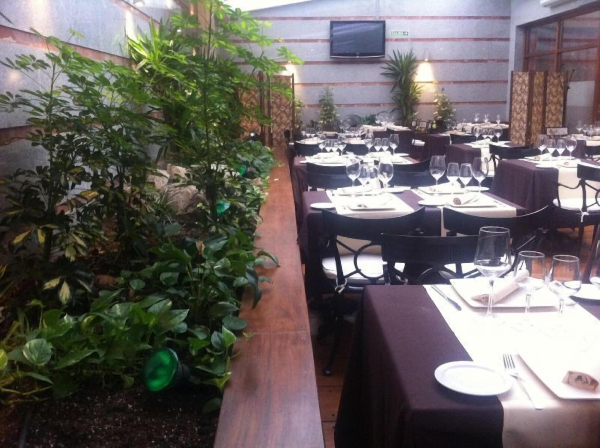 Restaurant Santiago Apartments Bilbao