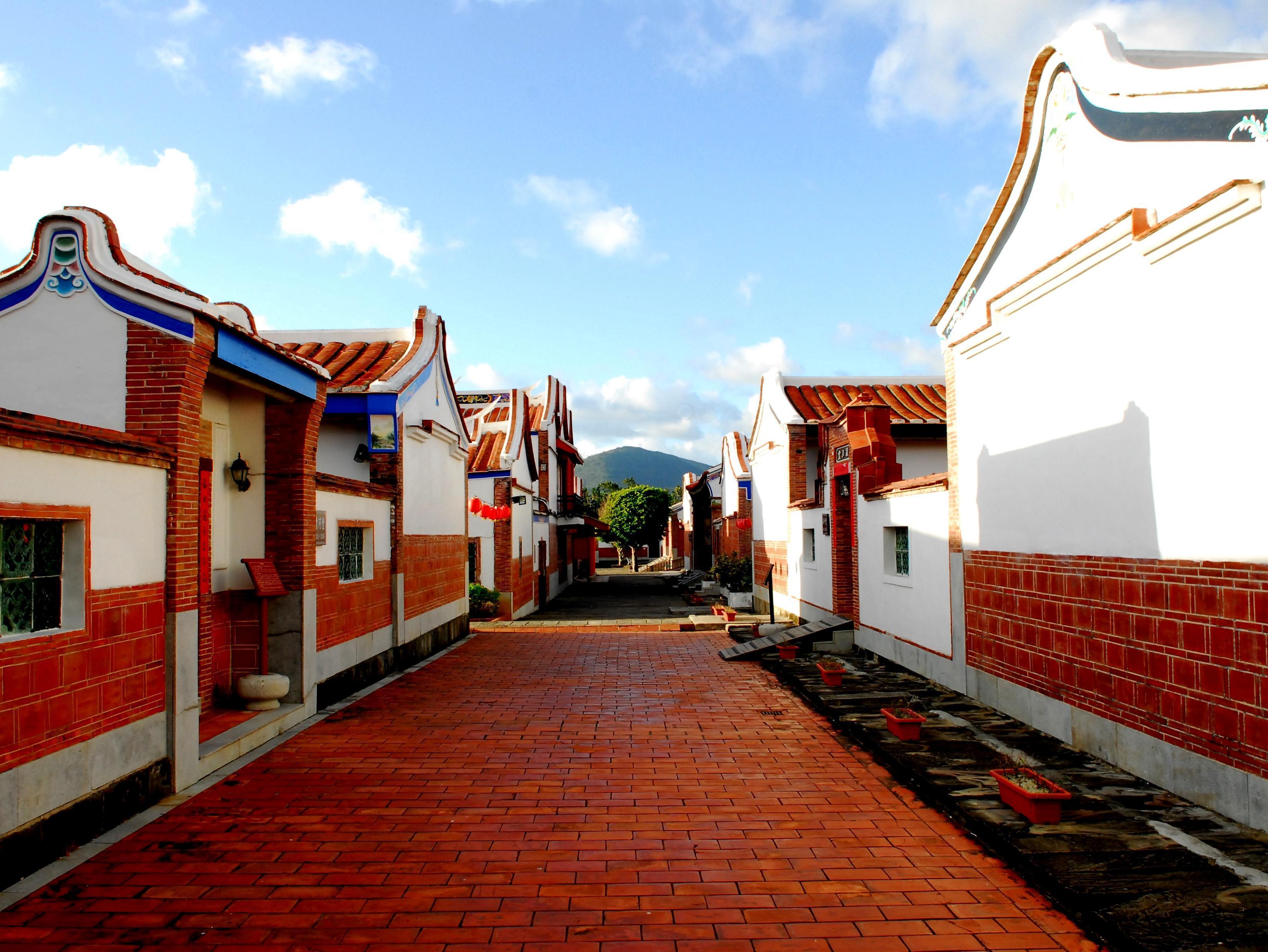 Vista Exterior Kenting Youth Activity Center
