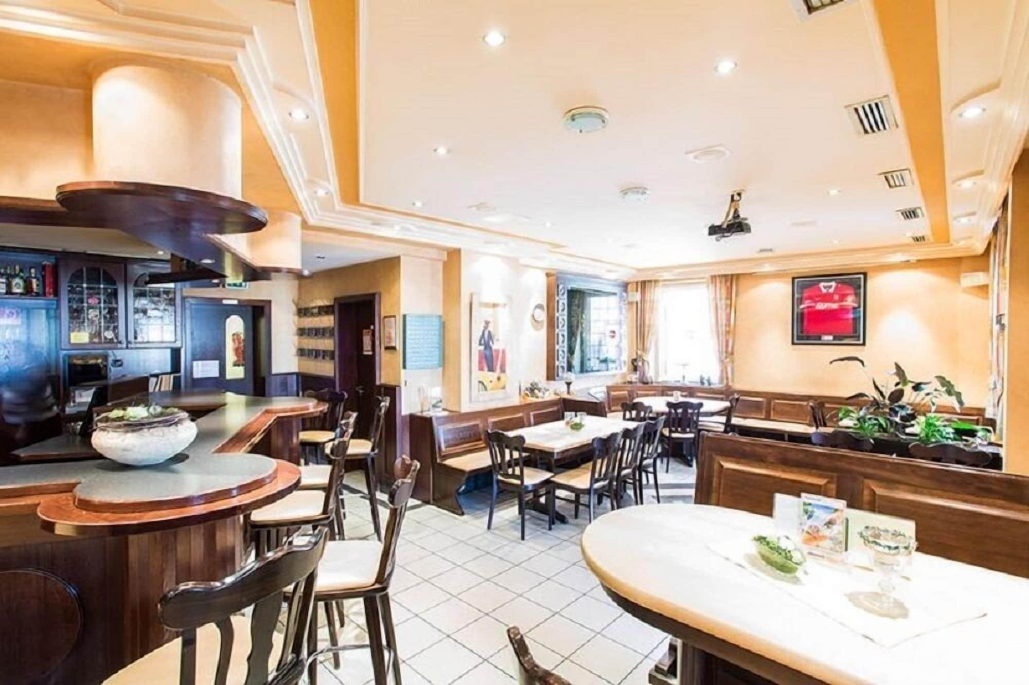 Bar/Salón Hotel-Gaststätte Franke