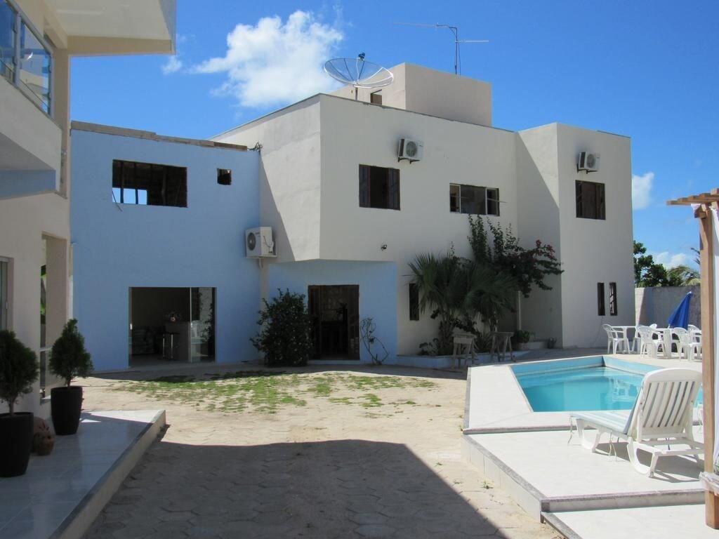 Varios Franz Beach Hotel