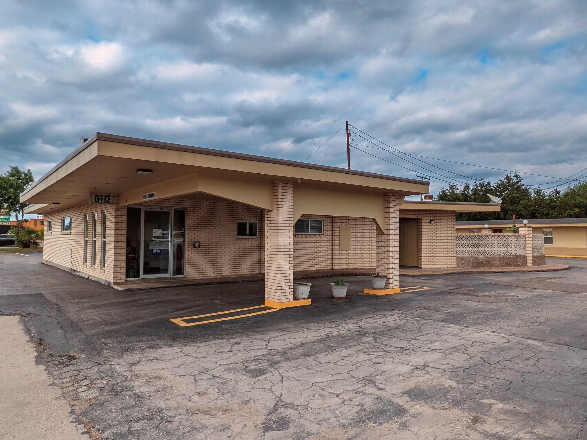 Vista Exterior Budget inn