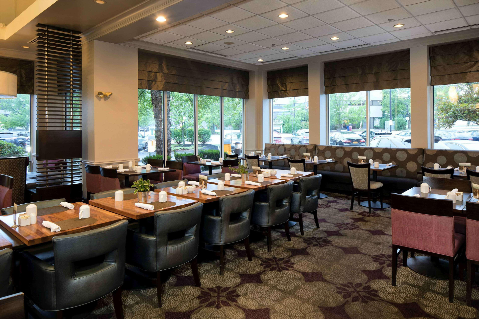 Restaurant Hilton Garden Inn Auburn Riverwatch