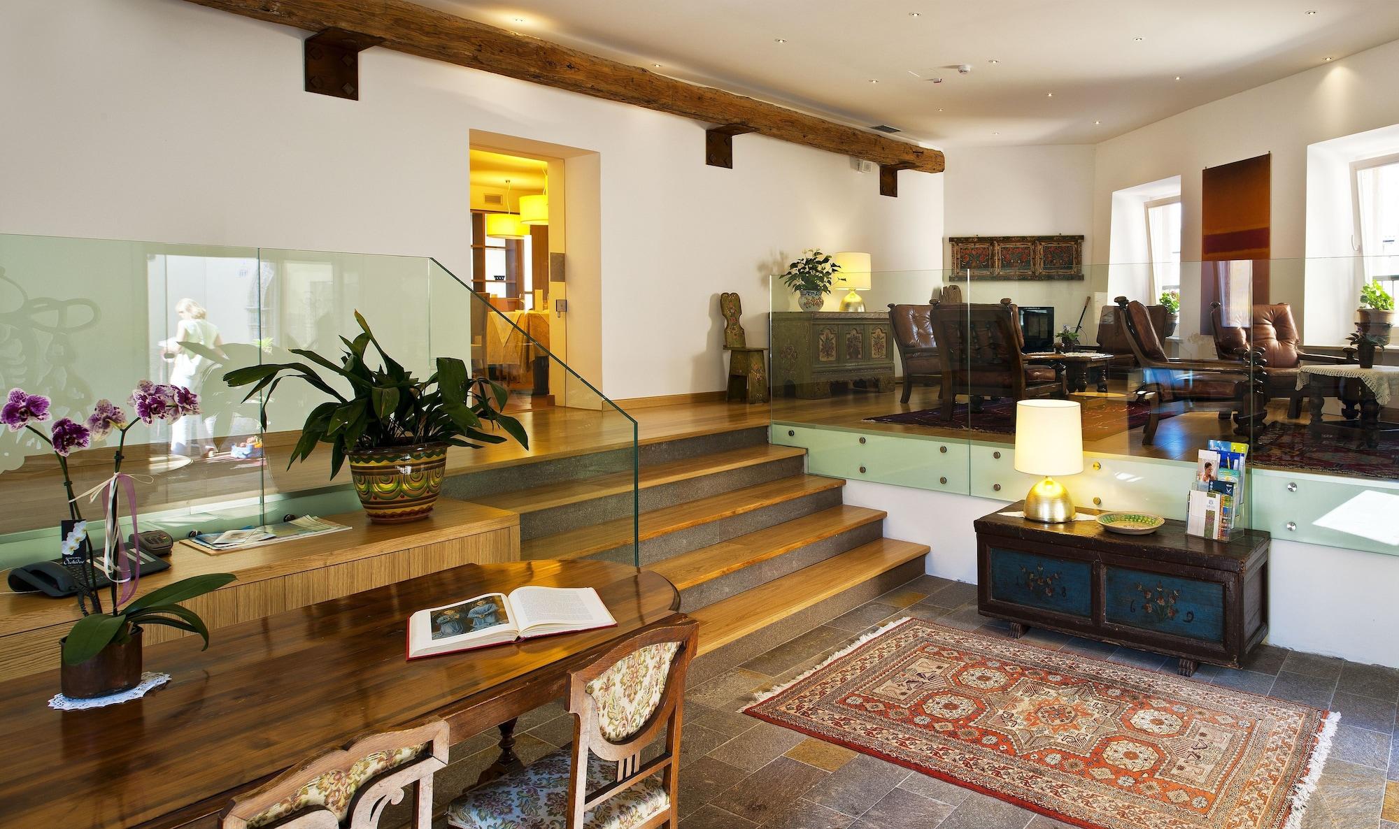 Vista Lobby Romanda