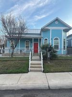 Arriendo temporal - The Azure Charm — Charming 3BR 2BA Home 1 Mile to Fort Sam Houston & The Pearl