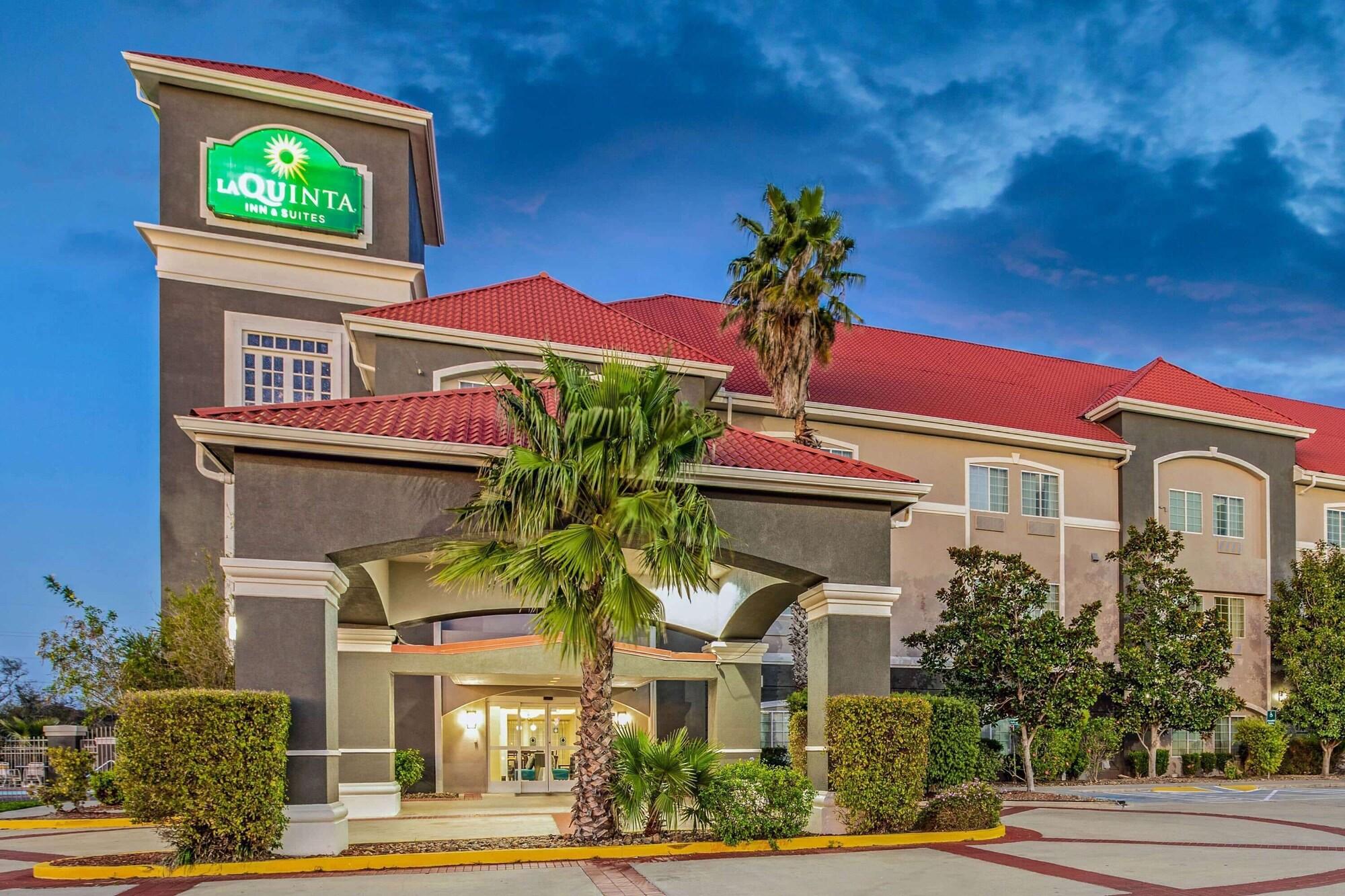 Vista Exterior La Quinta Inn & Suites by Wyndham Corpus Christi Northwest