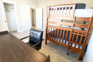 Alquiler Vacacional - NEW Stylish LUX 5B/3.5BR Retreat, Close to Parks