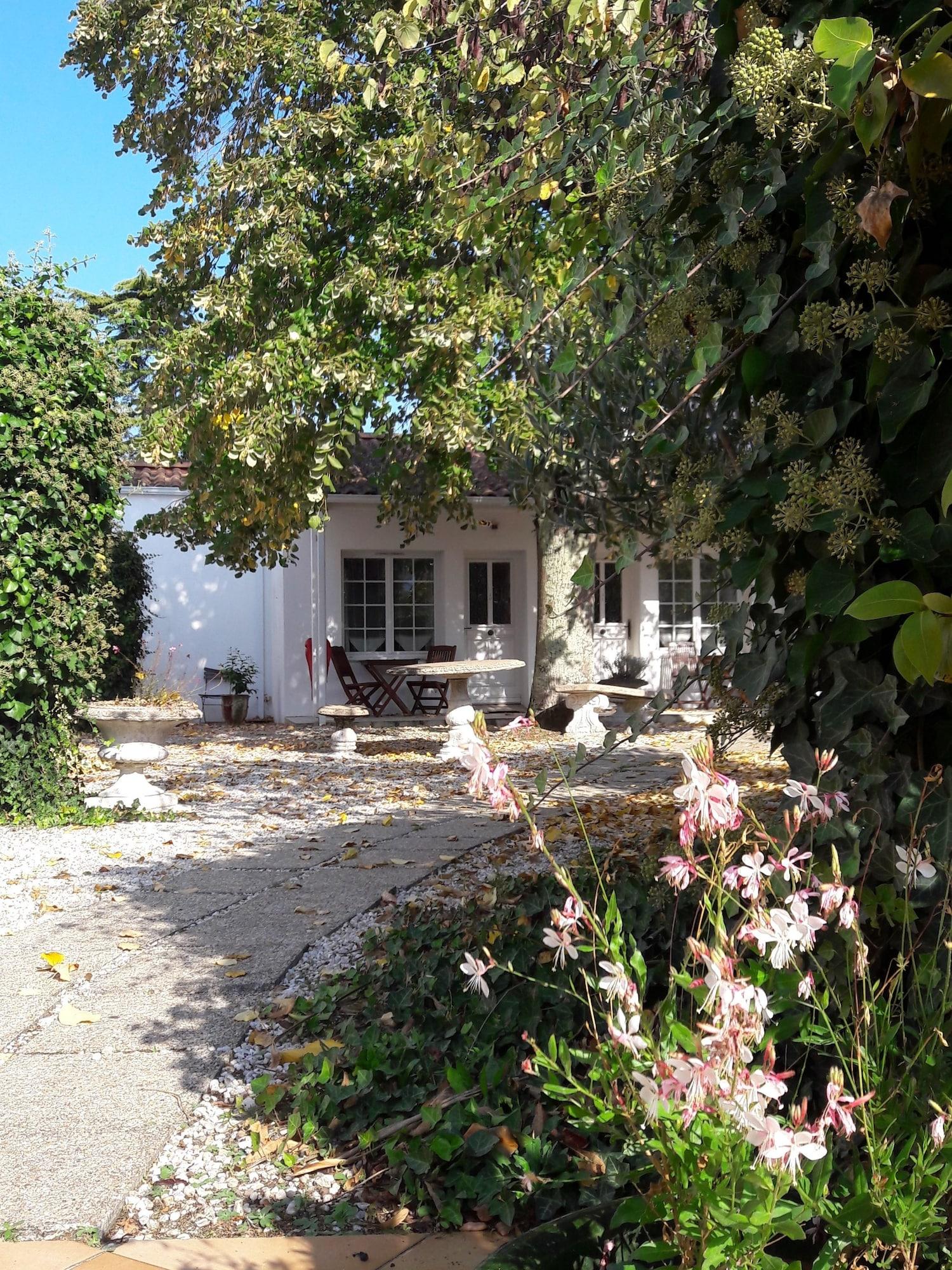 Vista Exterior Le Manoir de l'Antiquite