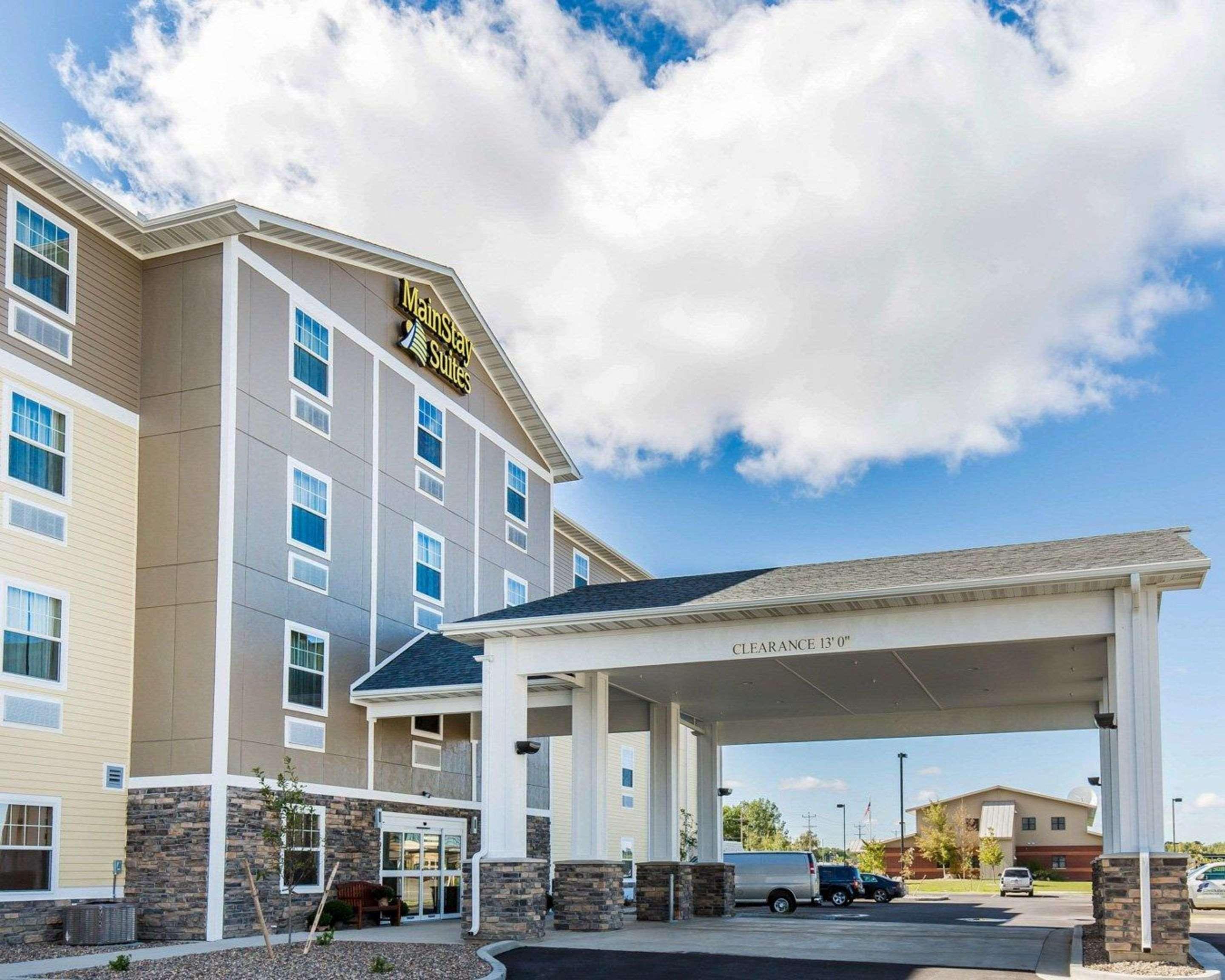 Vista Exterior MainStay Suites Sidney - Medical Center