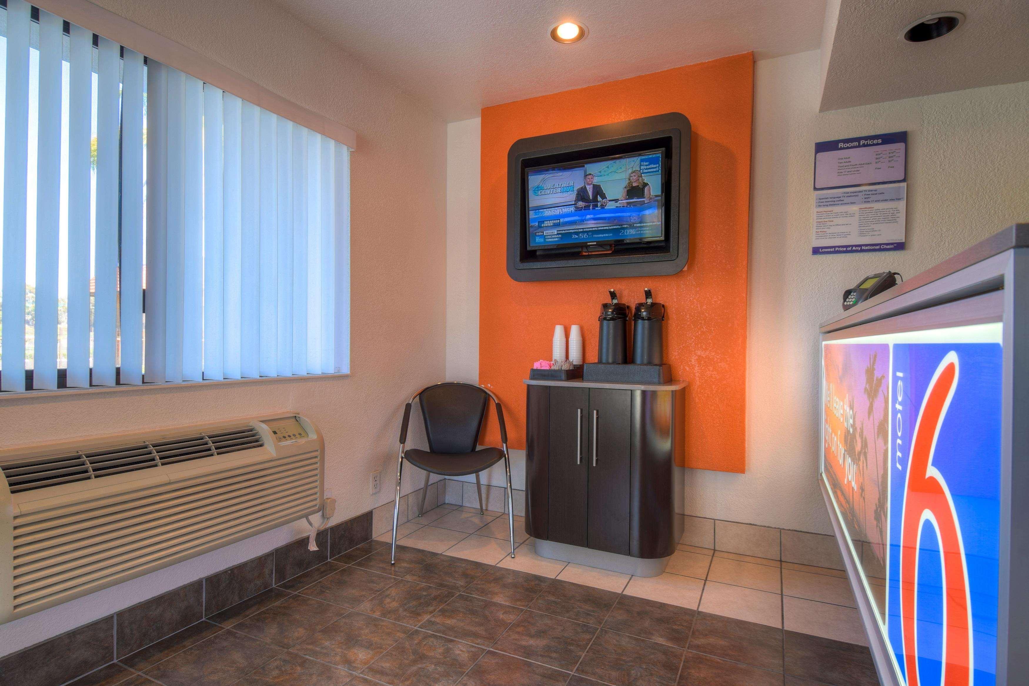 Vista Lobby Motel 6 San Ysidro, CA - San Diego - Border