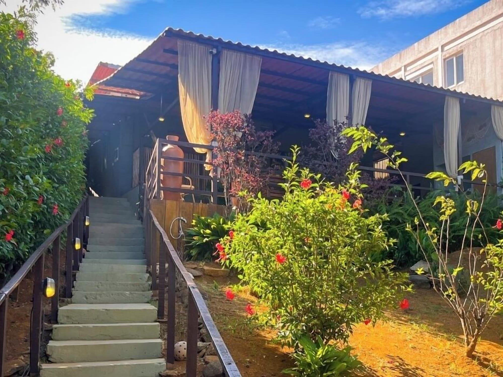 Varios Pousada Unaí - Casa Flor