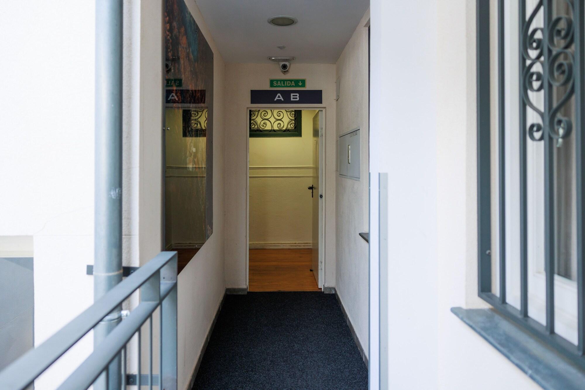 Vista Lobby Slow Suites Luchana