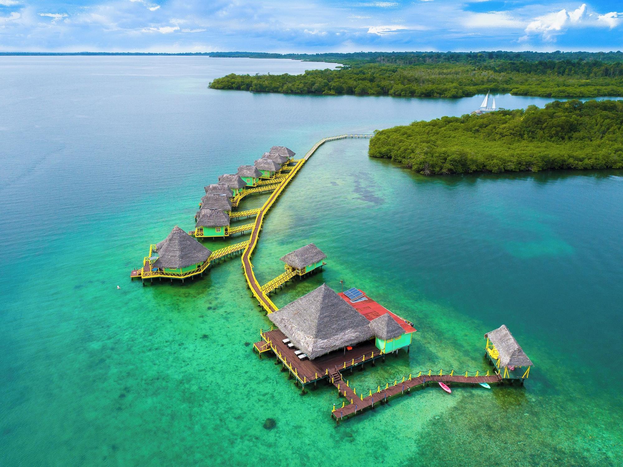 Varios Punta Caracol Acqua Lodge
